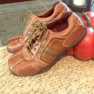 Men’s casual leather shoe